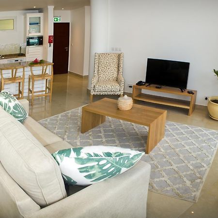 The Quadrant Luxury Apartments Вікторія Екстер'єр фото