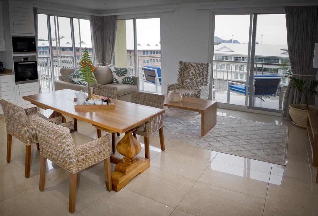 The Quadrant Luxury Apartments Вікторія Екстер'єр фото